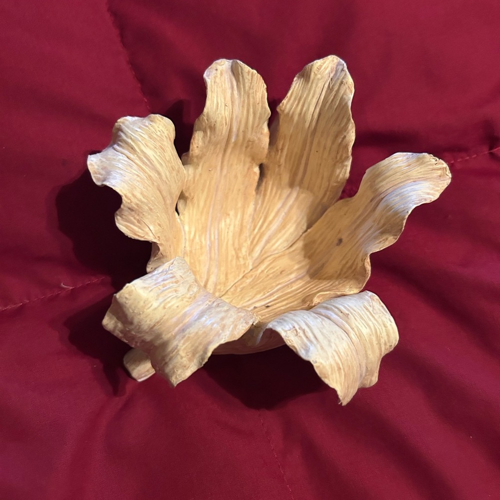 Daylily trinket dish
